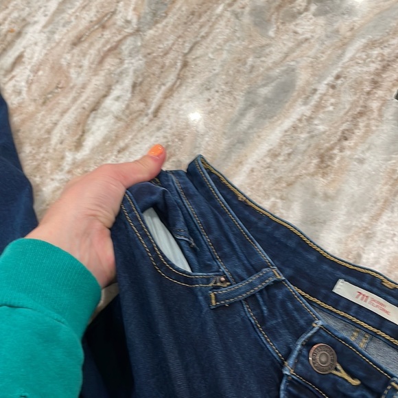 Levi’s 27 - Picture 9 of 9